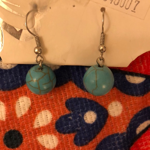 Accessories - Picture 2 of 2